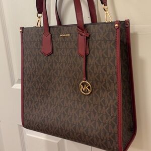Micheal Kors purse